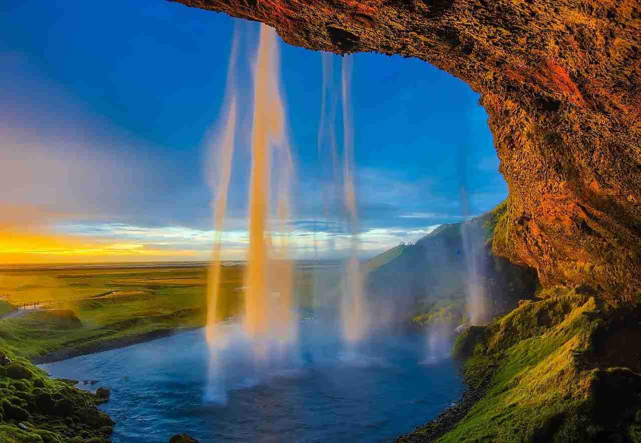 iceland-whatsapp-group-guide